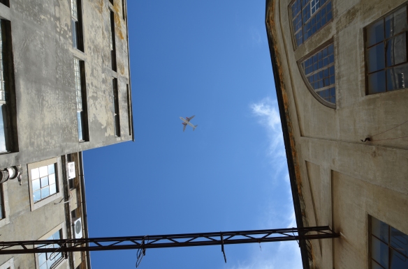 Zbor peste LX Factory, Lisabona Flight over LX Factory, Lisbon, Portugal Photo: ©SLOWAHOLIC